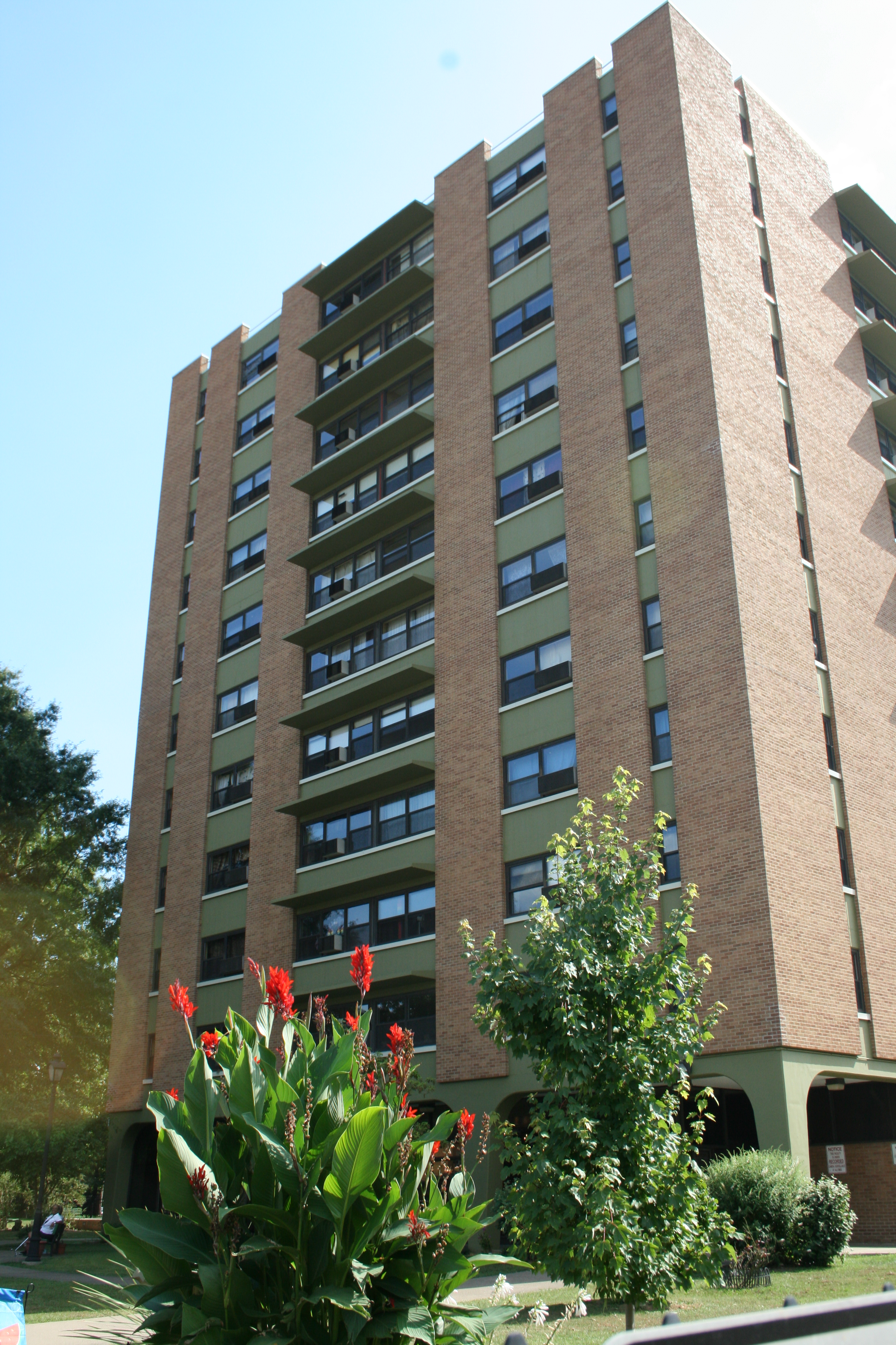 Charleston-Kanawha Housing Authority - Public Housing - Developments - Lee  Terrace